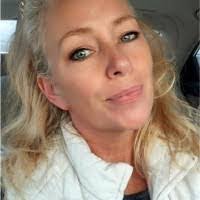 Lori Harless's Instagram, Twitter & Facebook