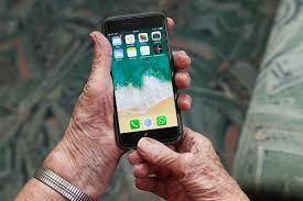Frankreich geht gesetzlich gegen smartphones vor. Videoanruf Mit Senioren So Haltet Ihr In Zeiten Von Corona Kontakt