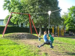 Schaukel 1 federwippe schlittenberg 1 karussell 1 spielhaus 1 sandkasten 1 spieltisch. Erneuerung Der Seilbahn Auf Dem Spielplatz In Heidenrod Langschied Naspa Stiftung