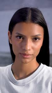 Piano finger exercises don't only have to be for strength and dexterity. In  this master class taught by 8-year-old Zoë Erianna, she demonstrates how  they make great tools for improvisation and accompaniment!