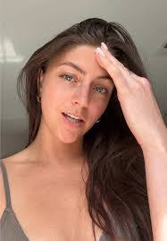 Millie Farrell's Instagram, Twitter & Facebook