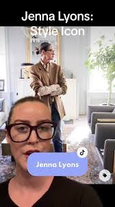 Jen Lyons's Instagram, Twitter & Facebook