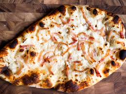 The Art Of Tarte Flambee Alsatian Pizza With Fromage Blanc Bacon And Onions Serious Eats Tripadvisor sitesinde 5 üzerinden 3,5 puanla derecelendirilmiş ve strazburg bölgesindeki 1.405 restoran arasında 924.