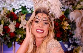 Mistério e Glamour: O Luxuoso Baile de Máscaras de Dra Gabriela Camargo em  Comemoração aos 40