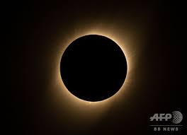 一粒子既約ichiryuushikiyaku one particle irreducible (physics) 皆既kaiki total eclipse 皆既蝕kaikishoku total eclipse (of sun by moon) 皆既日食kaikinisshoku total solar eclipse 既にsudeni already. å—ç±³ãƒãƒªã‚„ã‚¢ãƒ«ã‚¼ãƒ³ãƒãƒ³ãªã©ã§çš†æ—¢æ—¥é£Ÿ å¤©æ–‡ã‚·ãƒ§ãƒ¼ã«è¦³å…‰å®¢é›†ã† å†™çœŸ30æžš å›½éš›ãƒ‹ãƒ¥ãƒ¼ã‚¹ Afpbb News