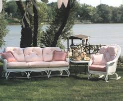 Lloyd flanders heirloom quality outdoor wicker furniture is sold nationwide, but most of their dealers are independent with a local or regional presence and a varied approach to marketing. Lloyd Flanders Vintage Cushions Wicker Cushions Online