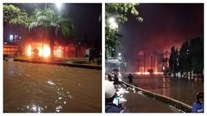 Maybe you would like to learn more about one of these? Video Di Tengah Banjir Jakarta Spbu Shell Daan Mogot Terbakar Ada Suara Larang Warga Turun Ke Air Tribunnews Com Mobile