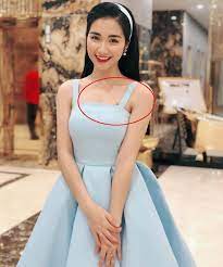 Đây không phải là màn cầu hôn anh mà chỉ đơn giản là tôi hát dành tặng cho anh ấy và muốn tạo sự bất. Co Báº¡n Trai Má»›i Hoa Minzy Ä'á»'i Xá»­ Tháº¿ Nao Vá»›i Hinh XÄƒm Cong PhÆ°á»£ng