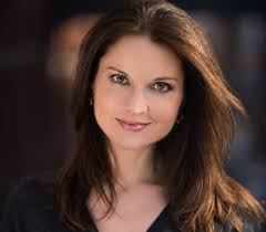 Flirting 101: Coaches teach daters to cozy up