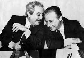 La famiglia falcone ha creato un laboratorio di ricerca e sviluppo con due nuovi brevetti per preservare, raffreddare e cuocere senza fonti energetiche. Giovanni Falcone Life In Italy