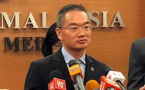 He was the 6th chief minister of malacca from 1982 to 1994. Dap Melaka Tolak Rahim Thamby Chik Sertai Ph