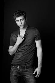 Sterling beaumon wiki/profile name/famous as sterling beaumon occupation tv actor born san diego, ca country/nationality ca birthday june 2, 1995 horoscope gemini age 24 years old other name sterling, beaumon sterling beaumon net worth, biography, age, height, body measurements, family, career, income, cars, lifestyles & many more details. Sterling Beaumon I Am In Love With You Sterling Beaumon Cute Actors Actors