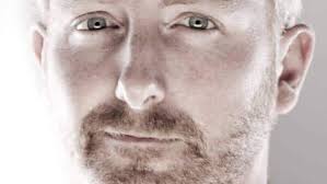 Stand-up komiker Karsten Green til sommerfest i Harridslev