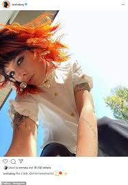 Meet halsey, songstress who's making waves with her feminist pop mystique. Who Is Halsey S Baby Daddy The Star Shocks Fans By Announcing She Is Pregnant With Alev Aydin Daily Mail Online