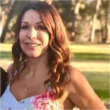 Sandy Bryant's Instagram, Twitter & Facebook