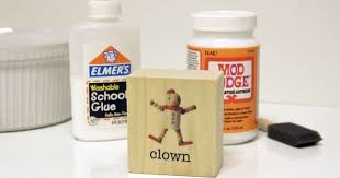 How To Transfer An Image On To Wood Using Elmer S Glue And Modge Podge This Could Be Used To Mak Photo Transfer To Wood Wood Transfer Transfer Images To Wood