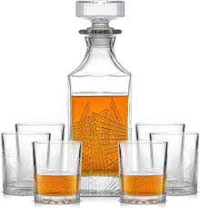 Storing Whiskey In A Decanter: Pro Tips And More – Advanced Mixology