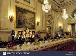 Renovations are continuing to take place at buckingham palace. Der Ballsaal Im Buckingham Palace In London England Fur Ein Staatsbankett Eingerichtet Stockfotografie Alamy