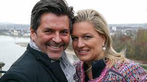Born in los angeles, anderson developed an interest in filmmaking from a young age. Meet Me For Tea Mystylery S Interview With Claudia And Thomas Anders