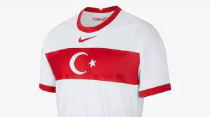 İspanya'dan i̇ngiltere ve i̇talya!ya kadar sınırları uzanan yaratıcılıkta adeta kümede kalmış 8 anadolu takımı logo tasarımını sizin için derledik. Turkiye A Milli Takimin Yeni Formasi Tartisma Yaratti Futbol