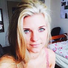 Heather Loucks's Instagram, Twitter & Facebook