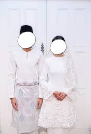 Classic fabrics like soft chiffon, satin, linen and laces in ball gown forms. Rent Designer Bridal Classic Kurung Pahang Nikah Solemnization Women S Fashion Bridal Wear On Carousell