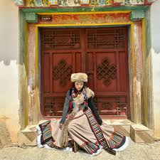 Shangri-La Wearing Tibetan Costume ...