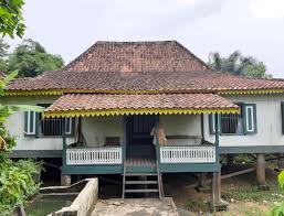Terkait itu kami berikan beberapa gbr. Rumah Panggung Tua Peninggalan Arab Melayu Jambi Gentafkip