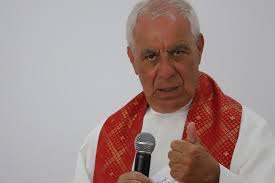 Padre José Lemos testou negativo, mas continua em isolamento