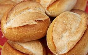 Pourquoi Ce Petit Pain Ovale S Appelle T Il Le Pain Francais Lepetitjournal Com