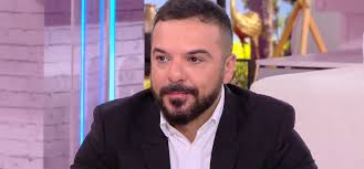 Ο τραγουδιστής έκανε ένα άκομψο story στο instagram για τη νατάσα. Triantafyllos Papadopoyloy Sygklonismenos O Tragoydisths Star Gr