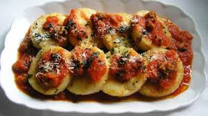 Los ñoquis (del italiano gnocchi ñɔkki, plural de gnocco; Noquis Alla Romana Una Forma Diferente De Celebrar El 29 Minuto Neuquen