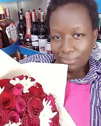 Ni Valentine Month .. karibu ujipatie maua na zawadi kemkem za uwapendao .  Mama ,dada ,kaka,baba,rafiki,mmke,mtoto yaani woteee ..❤️❤️ Anza  kuwazawadia mapemaaa mpaka kieleweke