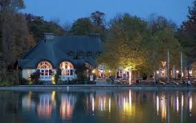 The kleinhesseloher see is an artificial lake, created in 1803. Die Feuermacher Feuershows Fireshows Seehaus Munchen Lakeside Englischer Garten Englischer Garten Garten Seehaus