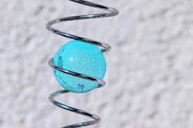 Weide eignet sich hervorragend zum basteln von dekorativen gegenständen für den garten und die einzelne ruten mit dünnen zweigen verbinden. 14 Anleitungen Wie Man Drahtschmuck Mit Dem Jig Basteln Kann Bastelfrau