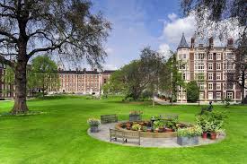 Inner Temple Garden In The City Of London London Guide London Garden Temple Gardens