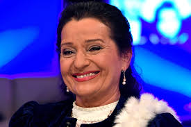 Join facebook to connect with delhusa gjon and others you may know. Delhusa Gjon Eljegyezte 42 Evvel Fiatalabb Parjat Babat Is Terveznek Hazai Sztar Femina