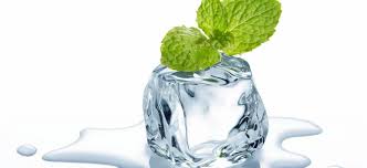 Es batu memberikan banyak manfaat untuk kesehatan kulit wajah. 11 Manfaat Es Batu Untuk Wajah Bisa Cegah Penuaan Dini