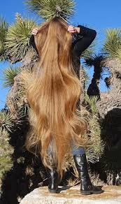ثقافة وعلوم شاهد بالصور فتيات يمتلكن أطول شعر في العالم Long Hair Styles Really Long Hair Rapunzel Hair