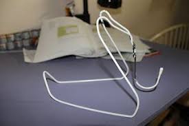 Inspiru Coocoo Diy Bookstand From Hanger Diy Book Stand Diy Book Holder Diy Office