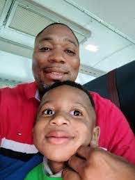 Robert Benbow's Instagram, Twitter & Facebook