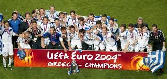 Μαζί τους καὶ οἱ παῖκτες spain national team legends. San Shmera To 2004 H E8nikh Mas Trelane Kosmo Topikonews