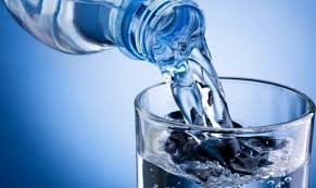 Balonare, gaze si stomac umflat. Nu Mai Bea ApÄƒ DupÄƒ MasÄƒ Ce Se IntamplÄƒ In Stomac Apoi GreÈ™eala MajorÄƒ Pe Care ToÈ›i Romanii O Fac Impact