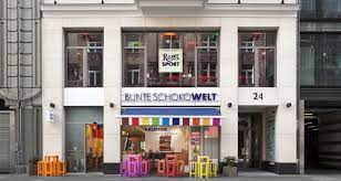 Crunchy ritter sport whole hazelnuts, fine ritter sport marzipan, tasty ritter sport strawberry yoghurt or, for simplicity's sake, all of them? Ritter Sport Bunte Schokowelt Berlin Welcomecard