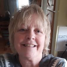 Colleen Holton's Instagram, Twitter & Facebook