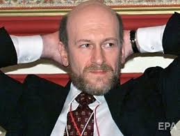 Известный киевский блогер александр волошин опозорился в центре киева, забрав у девочки iphone, который сам же подарил ей ради ролика в tiktok. Byvshij Glava Administracii Putina Vladeet Dolej V Amerikanskoj Energeticheskoj Kompanii Smi Gordon