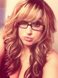 Courtney Benoit's Instagram, Twitter & Facebook