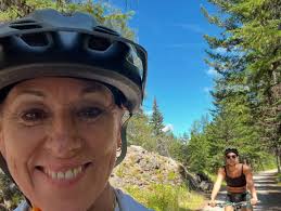 Clip review for the last block of the Short Track ISU seminar for referees  just finished. I want to thank all the referees for the incredible  attention and all the great discussions!