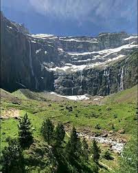 Så här påverkas ordningen av visade priser av betalningar som görs till oss. Superb View From Gavarnie Gavarnie Is A Former Commune In The Hautes Pyrenees Department In South Western France On 1 January 2016 It Was Merged Into The Ne