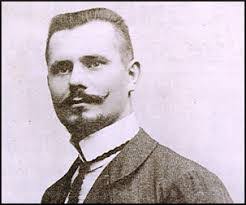 Tom Dunkin's Instagram, Twitter & Facebook